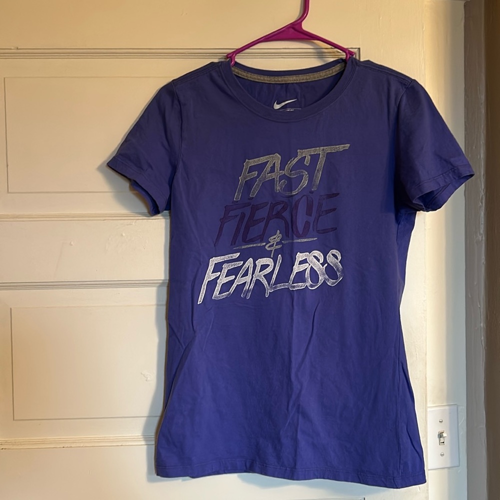 Nike slim fit size medium tee shirt blueish/purple color